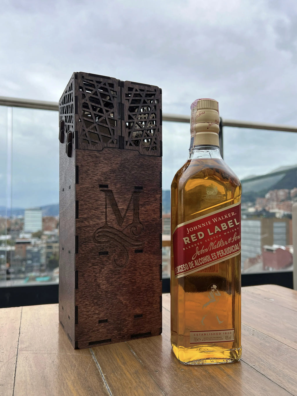 Caja en madera para empaque de whisky