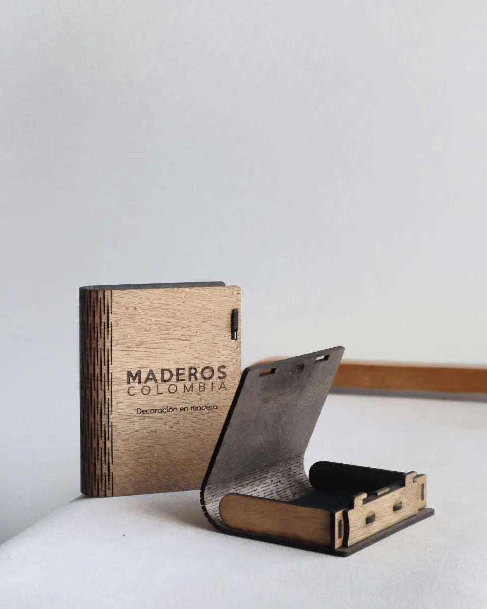dos cajas en madera para regalo con cierre
