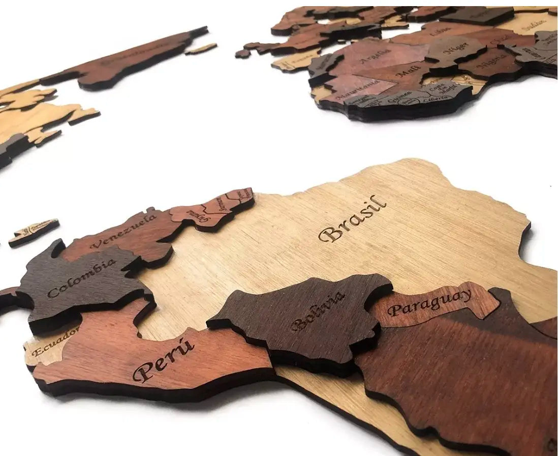 Detalle del mapa en madera latinoamerica