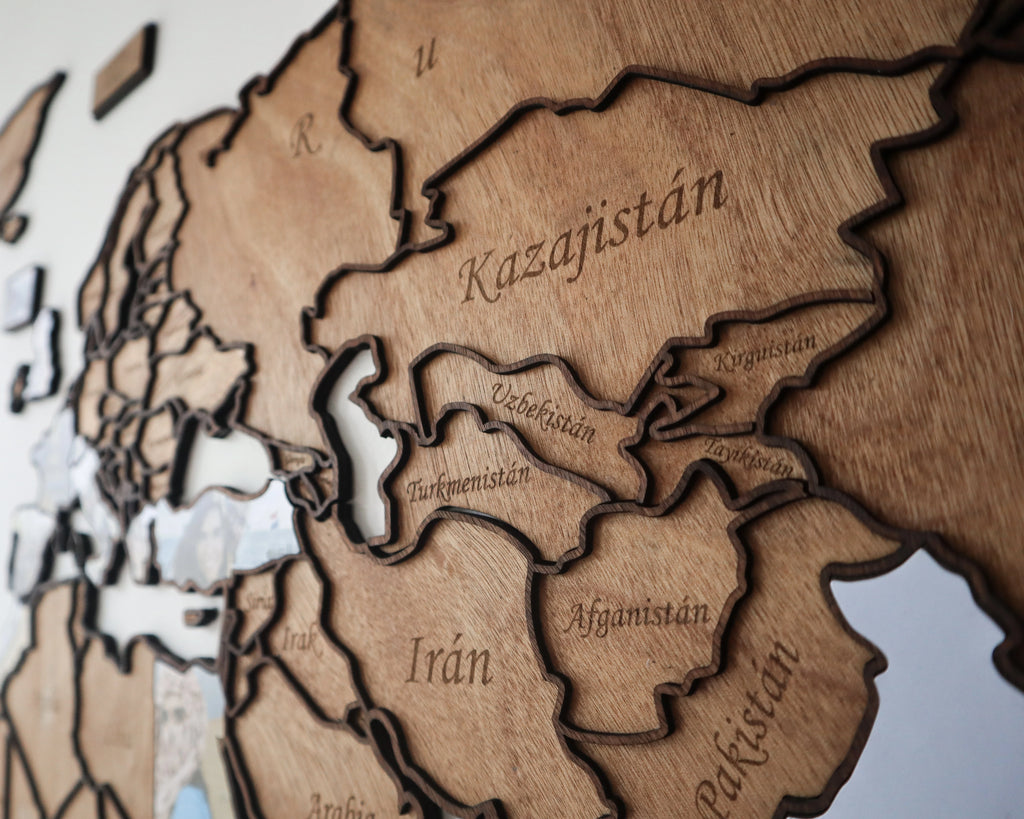Mapa en madera de asia para agregar fotos